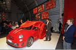 Gallerie: Testfahrer Luca Badoer bekommt zum Abschied einen FIAT 500 Tributo Ferrari geschenkt
