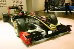 Foto zur News: Im schwarz-goldenen -Stil: die 2011er-Lackierung, präsentiert am 2010er-Renault