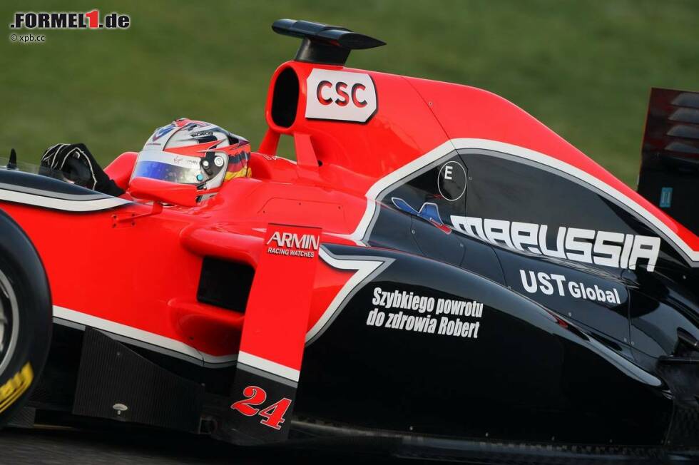 Foto zur News: Timo Glock (Marussia-Virgin) mit einer Grußbotschaft an Robert Kubica (Renault) auf dem Auto