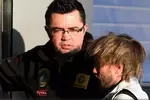 Foto zur News: Eric Boullier und Nick Heidfeld (Renault)