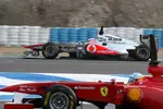 Foto zur News: Fernando Alonso (Ferrari) und Jenson Button (McLaren)