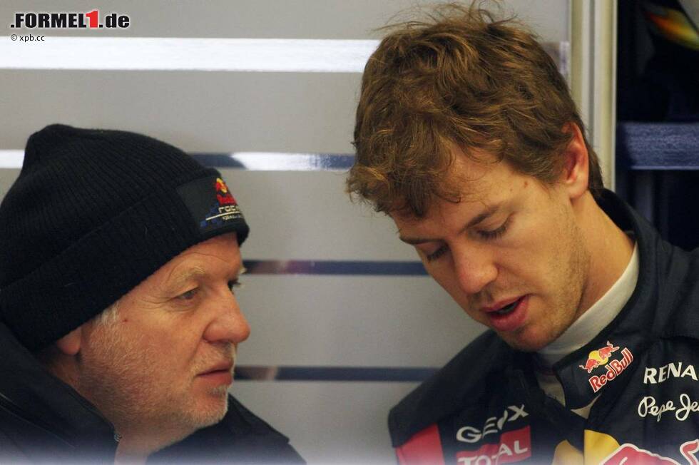 Foto zur News: Sebastian Vettel und Vater Norbert (Red Bull)