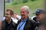 Foto zur News: Sebastian Vettel und Helmut Marko (Motorsportchef) (Red Bull) und Niki Lauda