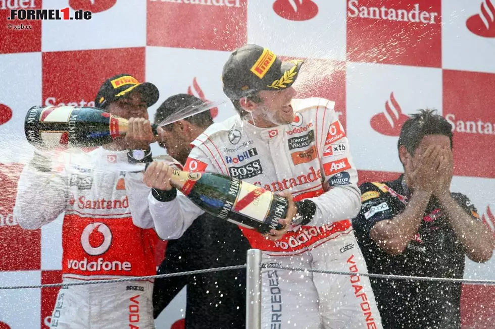 Foto zur News: Lewis Hamilton (McLaren) und Jenson Button (McLaren)