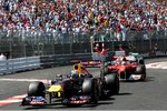 Gallerie: Sebastian Vettel (Red Bull) vor Fernando Alonso (Ferrari)