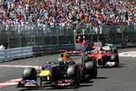 Gallerie: Sebastian Vettel (Red Bull) vor Fernando Alonso (Ferrari)