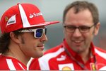 Foto zur News: Fernando Alonso (Ferrari) Stefano Domenicali (Teamchef)