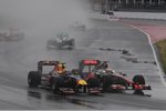 Gallerie: Lewis Hamilton (McLaren) versucht Mark Webber (Red Bull) zu überholen