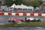 Foto zur News: Kamui Kobayashi (Sauber) vor Felipe Massa (Ferrari)