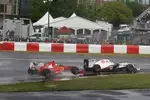 Foto zur News: Kamui Kobayashi (Sauber) vor Felipe Massa (Ferrari)