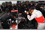 Foto zur News: Tony Stewart (SHR) und Lewis Hamilton (McLaren)