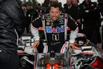 Foto zur News: Tony Stewart (SHR) steigt in den McLaren