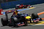 Gallerie: Sebastian Vettel (Red Bull) vor Fernando Alonso (Ferrari)