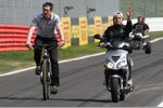 Foto zur News: Nico Rosberg (Mercedes) und Ingenieur Andrew Shovlin
