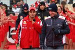 Foto zur News: Felipe Massa (Ferrari) und Rubens Barrichello (Williams)