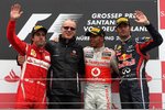 Foto zur News: Fernando Alonso (Ferrari), Lewis Hamilton (McLaren) und Mark Webber (Red Bull)