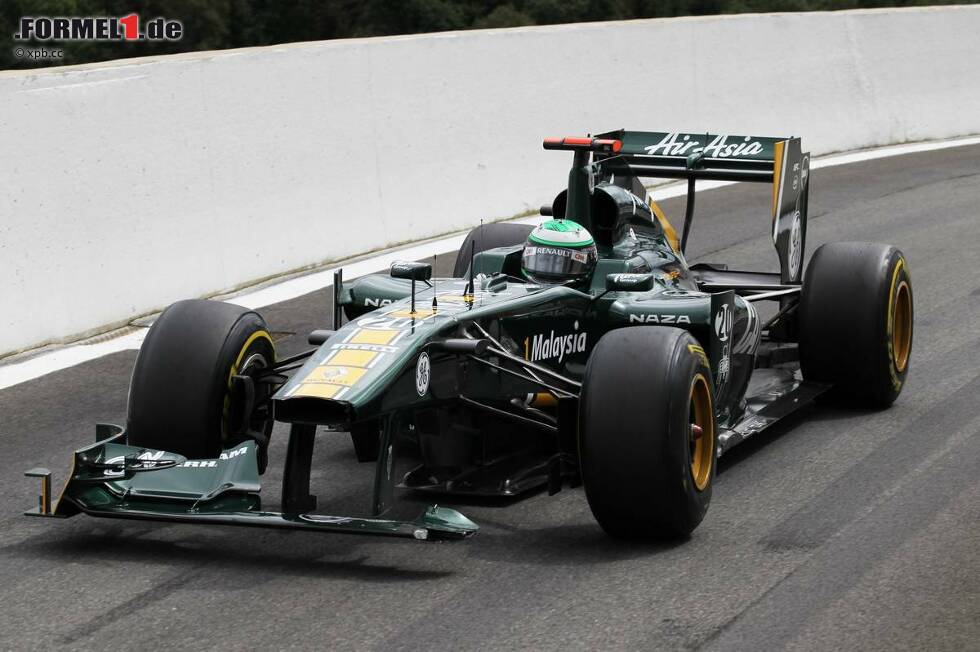 Foto zur News: Jarno Trulli (Lotus) mit defektem Frontflügel