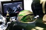 Foto zur News: Heikki Kovalainen (Lotus) schaut Jarno Trulli (Lotus) su