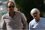 Foto zur News: Ex-Formel-1-Rennfahrer Gerhard Berger und Bernie Ecclestone (Formel-1-Chef)