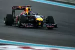 Foto zur News: Sebastian Vettel (Red Bull) &quot;humpelt&quot; zurück an die Box