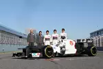 Foto zur News: Peter Sauber (Teamchef), Monisha Kaltenborn (Geschäftsführerin) sowie die Fahrer Kamui Kobayashi, Sergio Perez und Esteban Gutierrez