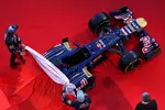 Foto zur News: Daniel Ricciardo und Jean-Eric Vergne  präsentieren den neuen Toro Rosso STR7