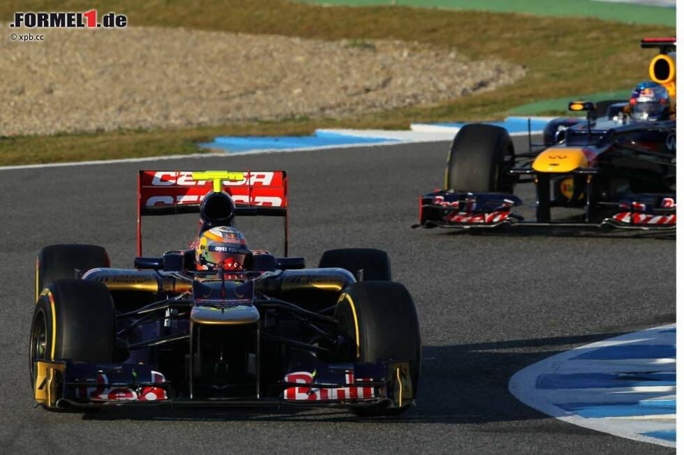 Foto zur News: Jean-Eric Vergne (Toro Rosso) und Sebastian Vettel (Red Bull)