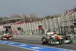 Foto zur News: Paul di Resta (Force India) Felipe Massa (Ferrari)