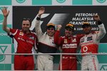 Gallerie: Stefano Domenicali (Ferrari-Teamchef), Sergio Perez (Sauber), Fernando Alonso (Ferrari) und Lewis Hamilton (McLaren)