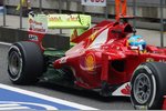 Foto zur News: Fernando Alonso (Ferrari) testet mit FloViz-Farbe