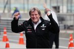 Foto zur News: Norbert Haug (Mercedes-Motorsportchef) Nico Rosberg (Mercedes)