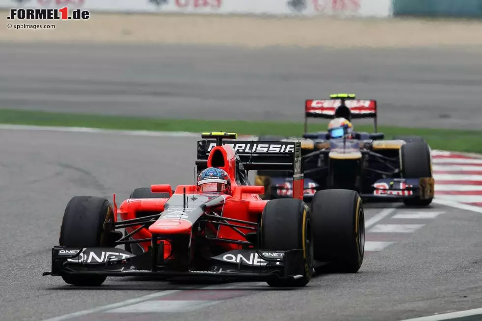 Foto zur News: Charles Pic (Marussia) vor Jean-Eric Vergne (Toro Rosso)