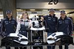 Foto zur News: Susie Wolff ist nun Williams-Fahrerin, genau wie Pastor Maldonado, Bruno Senna und Valtteri Bottas
