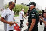 Foto zur News: Lewis Hamilton (McLaren) und Heikki Kovalainen (Caterham)