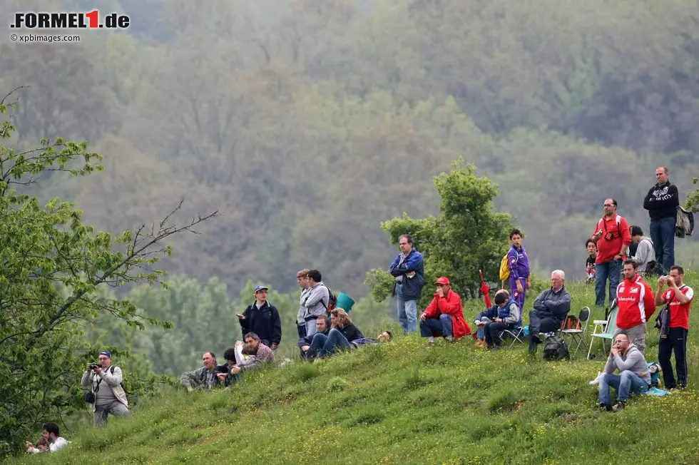 Foto zur News: Fans bei den Tests in Mugello