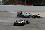 Foto zur News: Das Ende des Rennens für Bruno Senna (Williams) und Michael Schumacher (Mercedes)