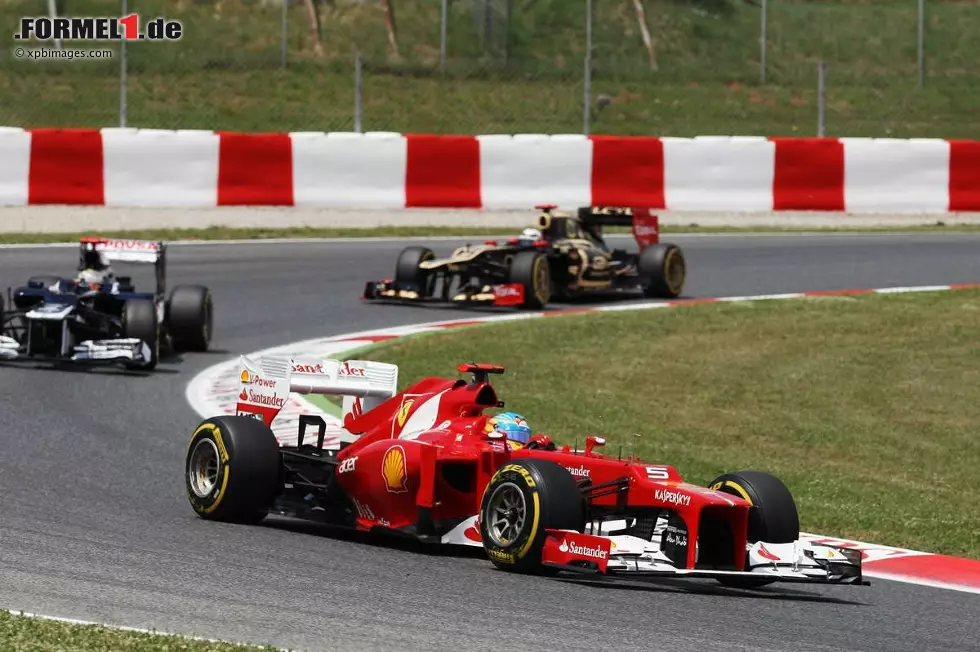 Der Kampf um die Spitze: Fernando Alonso (Ferrari), Pastor Maldonado (Williams) und Kimi Räikkönen (Lotus) Foto zur News: Der Kampf um die Spitze: Fernando Alonso (Ferrari), Pastor Maldonado (Williams) und Kimi Räikkönen (Lotus)