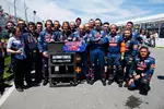 Foto zur News: Die Scuderia Toro Rosso sendet eine Grußbotschaft an die Opfer der Erdbeben-Region in Norditalien