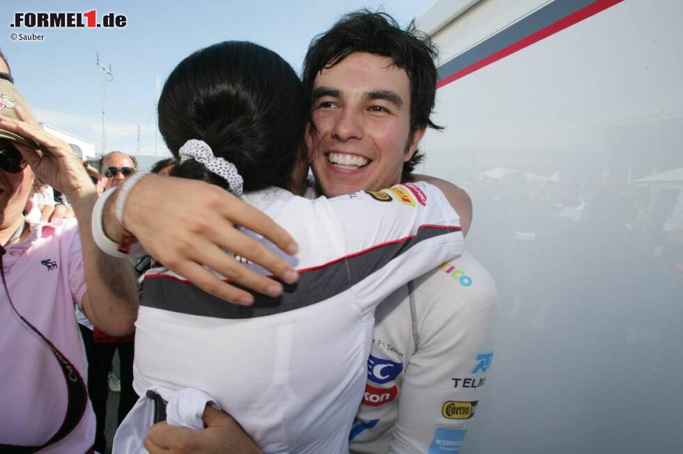 Foto zur News: Sergio Perez und Teamchefin Monisha Kaltenborn (Sauber)