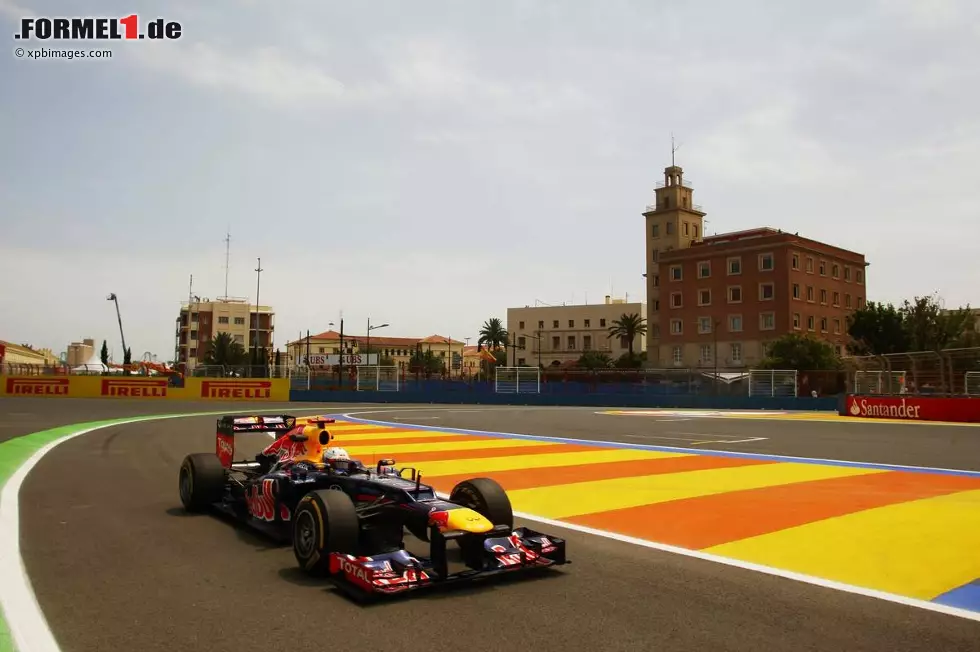 Sebastian Vettel (Red Bull) war am Auftakttag in Valencia der schnellste der 24 Formel-1-Piloten. Foto zur News: Sebastian Vettel (Red Bull) war am Auftakttag in Valencia der schnellste der 24 Formel-1-Piloten.