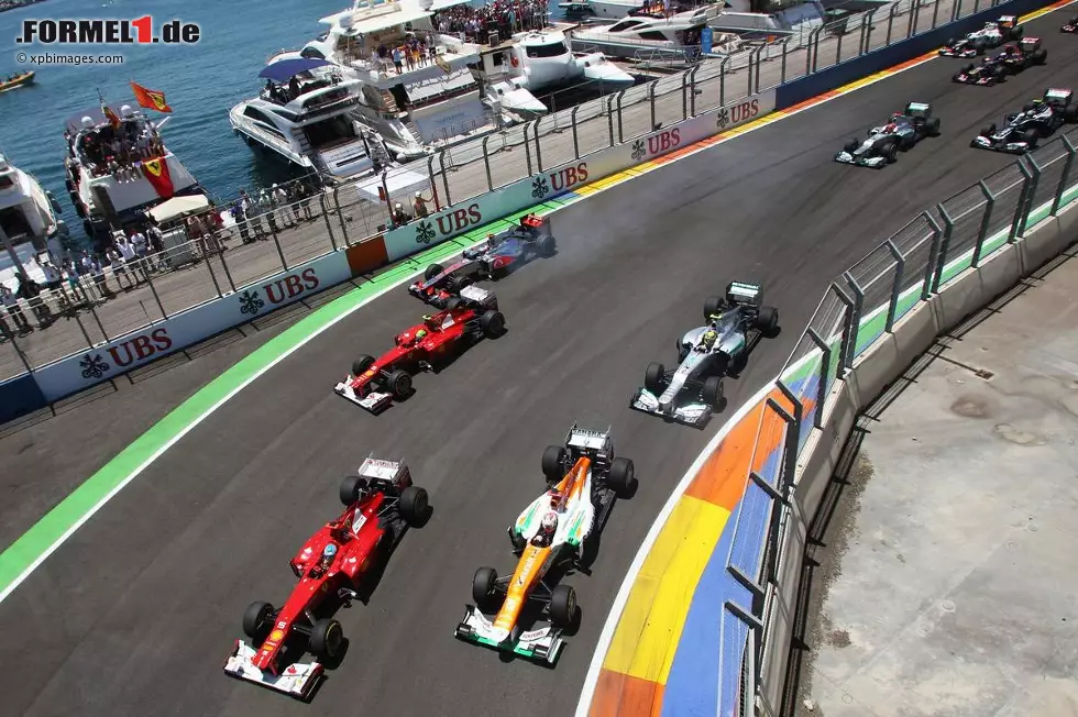 Fernando Alonso (Ferrari), Paul di Resta (Force India), Felipe Massa (Ferrari) und Jenson Button (McLaren) Foto zur News: Fernando Alonso (Ferrari), Paul di Resta (Force India), Felipe Massa (Ferrari) und Jenson Button (McLaren)