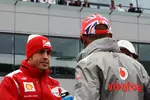 Foto zur News: Fernando Alonso (Ferrari) und Lewis Hamilton (McLaren)