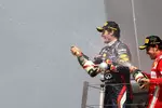 Foto zur News: Mark Webber (Red Bull) und Fernando Alonso (Ferrari)