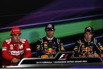 Gallerie: Fernando Alonso (Ferrari), Mark Webber (Red Bull) und Sebastian Vettel (Red Bull) in der Sieger-Pressekonferenz