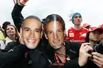 Foto zur News: Fans von Lewis Hamilton (McLaren) und Jenson Button (McLaren)