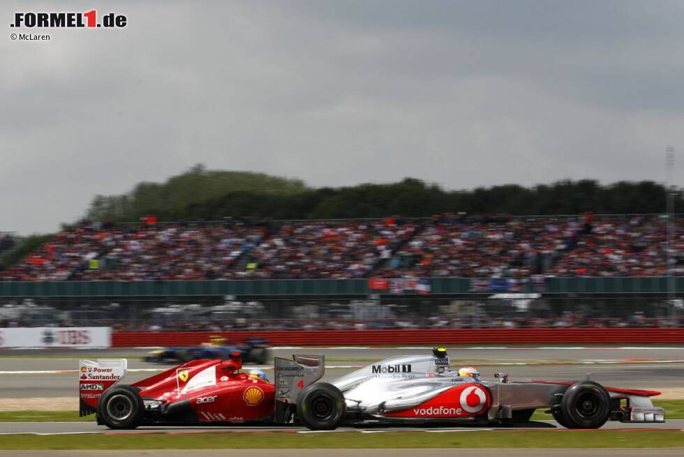 Foto zur News: Lewis Hamilton (McLaren) und Fernando Alonso (Ferrari)