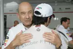 Foto zur News: Sergio Perez und Peter Sauber (Sauber)