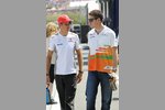 Foto zur News: Jenson Button (McLaren) und Paul di Resta (Force India)