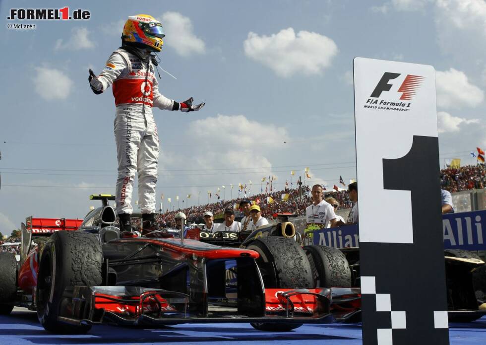 Foto zur News: Lewis Hamilton (McLaren) feiert seinen zweiten Saisonsieg