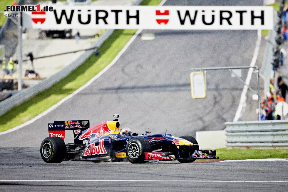 Foto zur News: Sebastien Buemi (Red Bull) fährt einen Showrun im Rudskogen Motorsenter in Rakkestad (Norwegen)